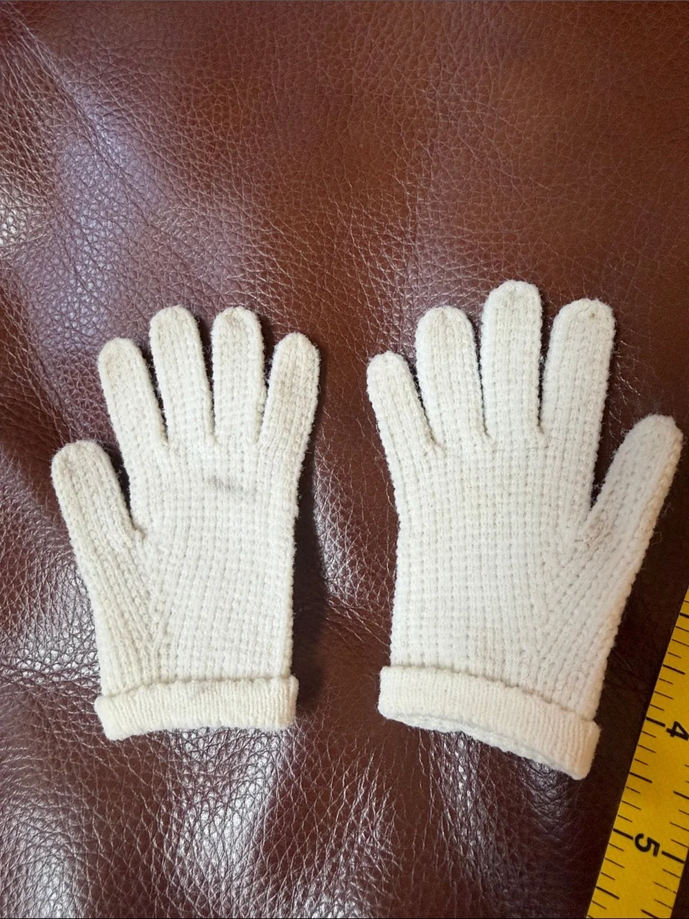 Collectable 1950’s Cream Knit Beaded Trim Baby Gloves